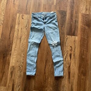 711 Skinny Medium Wash Levis Jeans